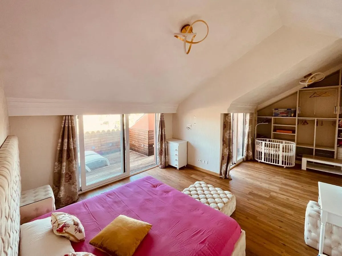 Banus Hause location